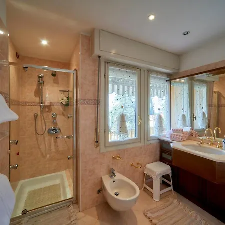 Bed & Breakfast Tosca House Varenna