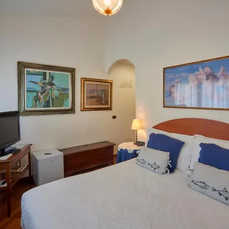 Tosca House